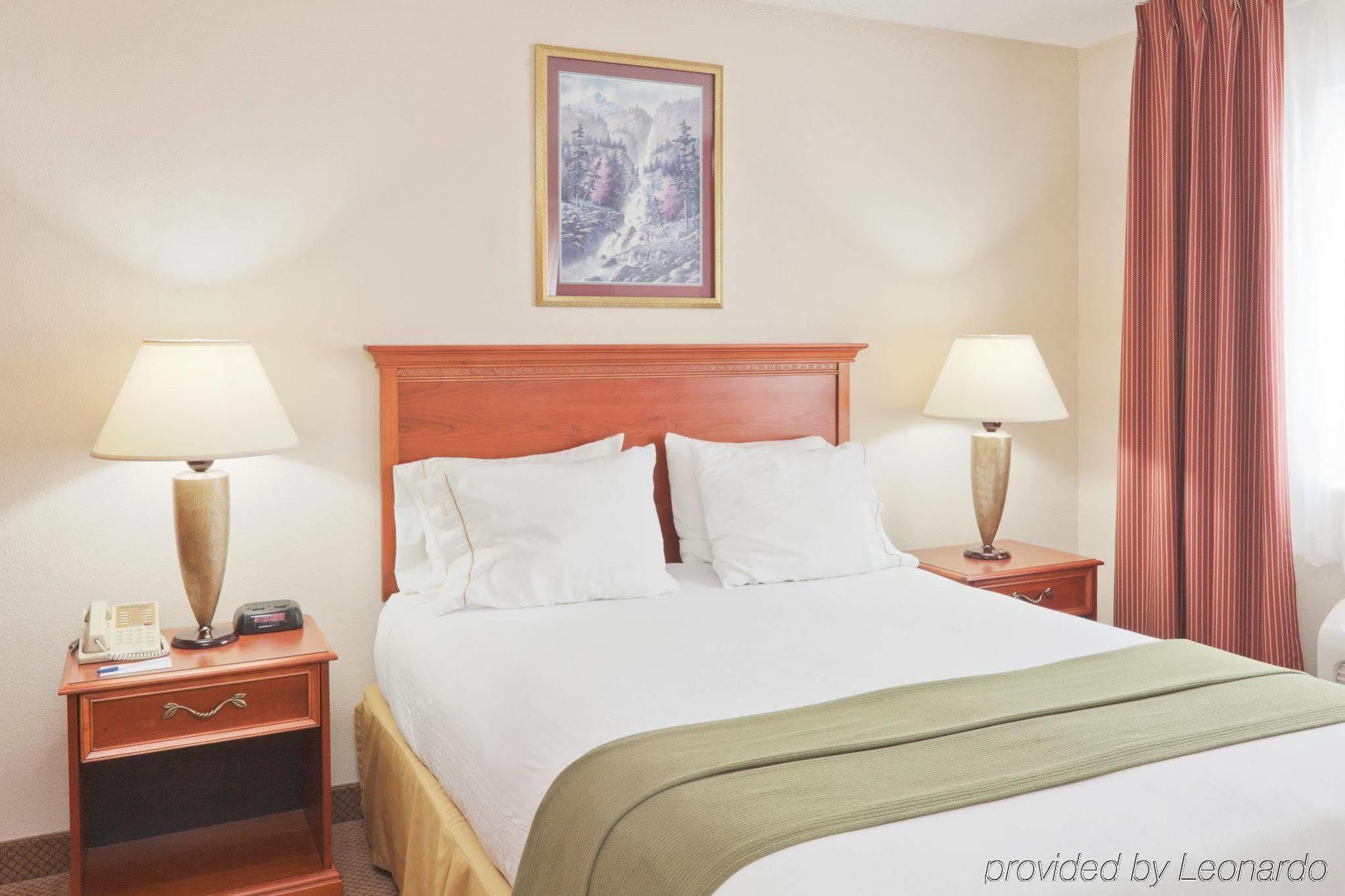 Holiday Inn Express Adrian By Ihg Phòng bức ảnh